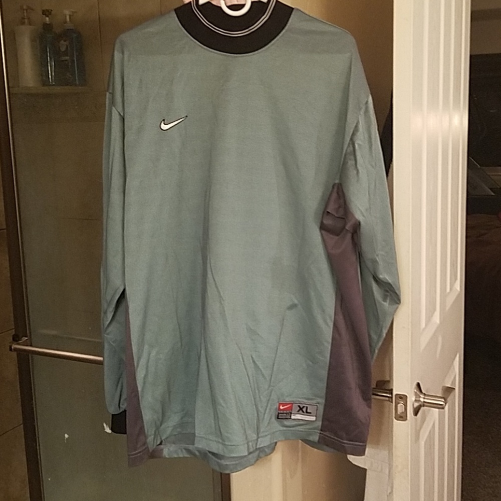 Nike long sleeve shirt
